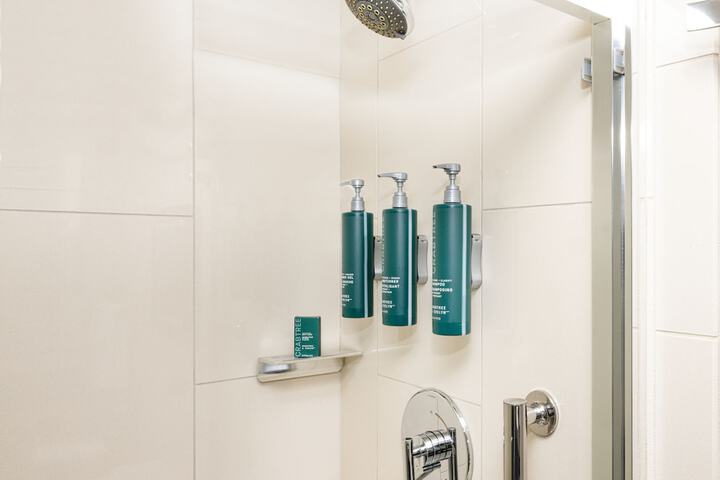 DoubleTree by Hilton Hotel Newark Airport