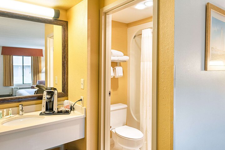 Room 15 of 41