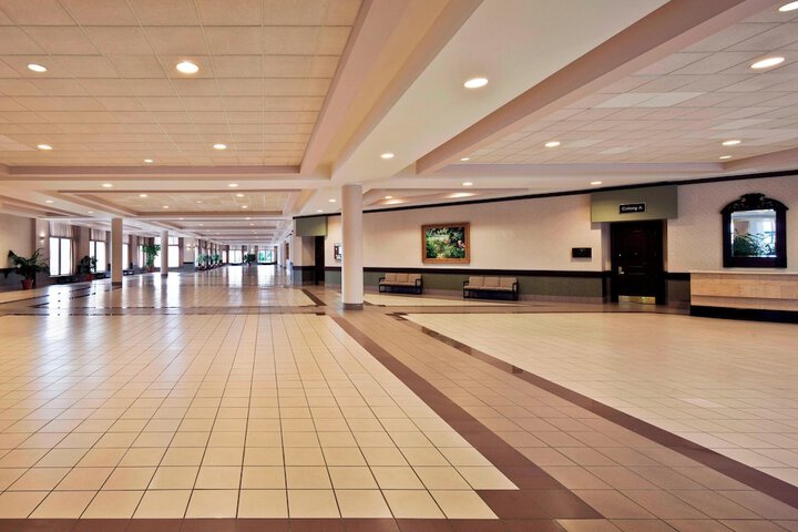 Sheraton Greensboro at Four Seasons