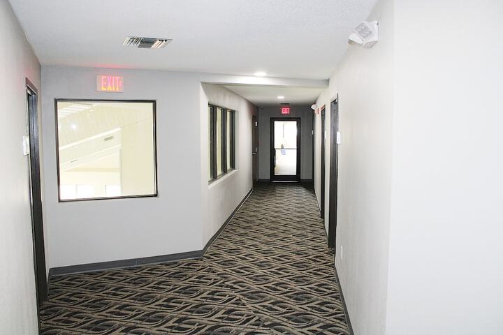 Greenlight Inn & Suites