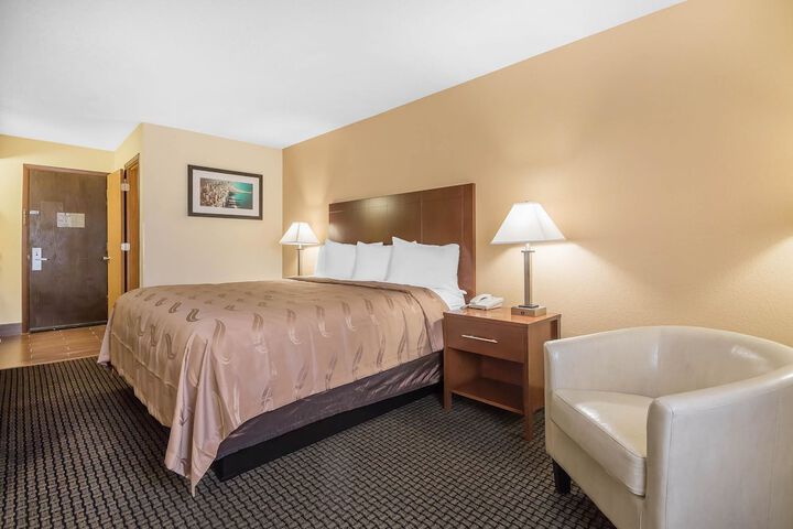 Room 11 of 33