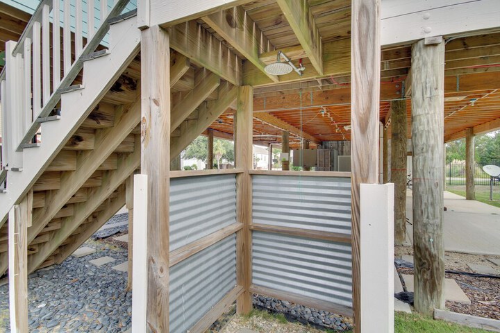 Sunny Waveland Home Rental w / Pool: Walk to Beach!
