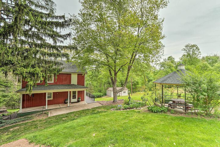 The Millersburg Mountain House Getaway w / Gazebo!
