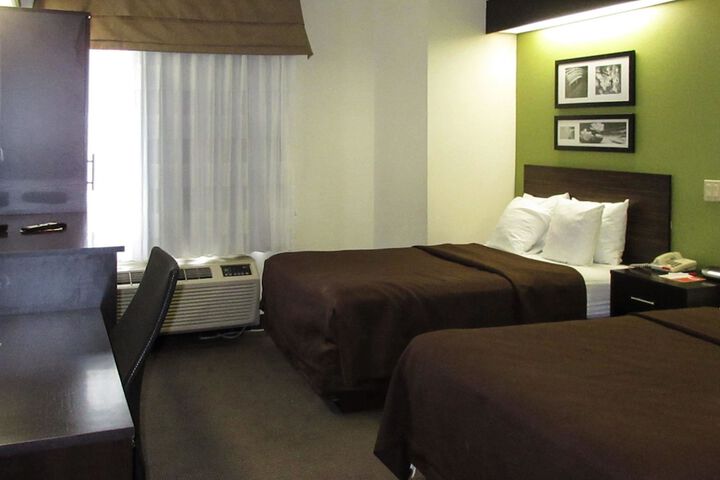 Room 5 of 10