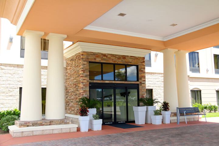 Hotel 5 of 71