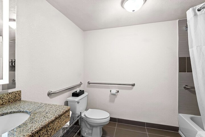 Room 13 of 42