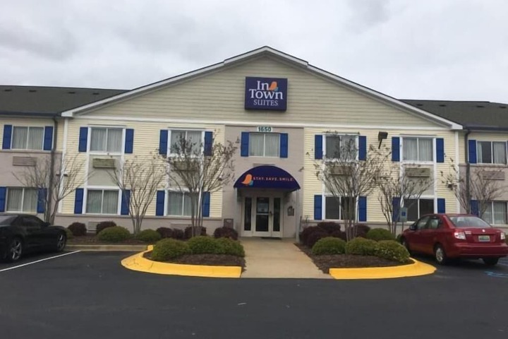 Hotel 4 of 19