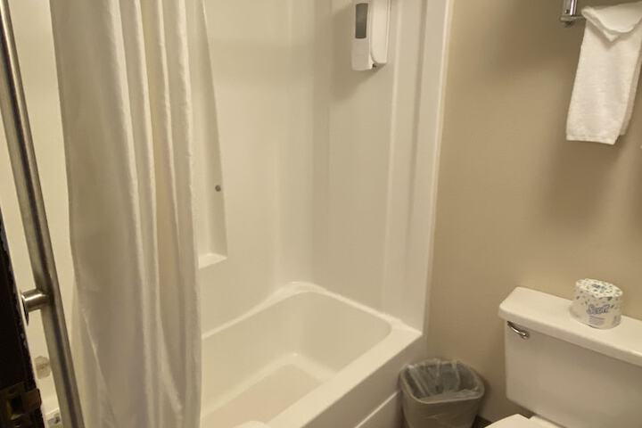 Room 10 of 38