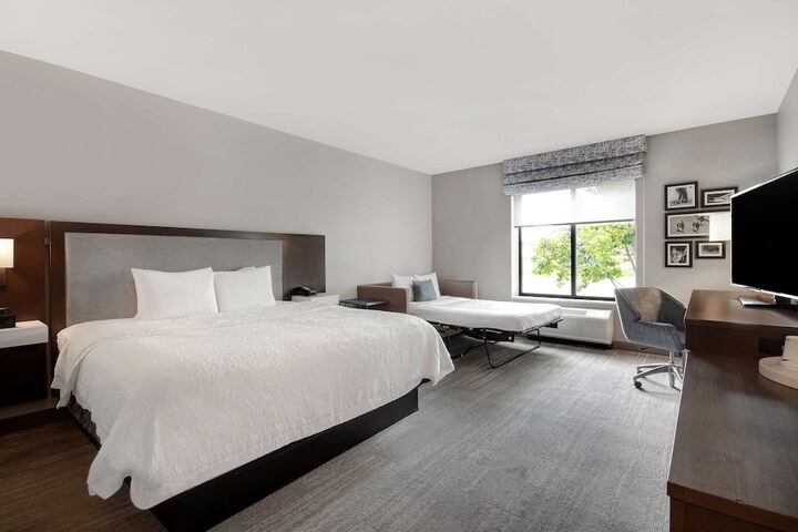 Hampton Inn Livonia Detroit