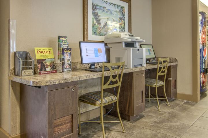 Business Center 87 of 90