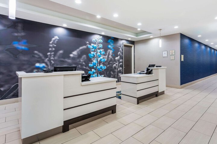 La Quinta Inn & Suites by Wyndham Odessa N. - Sienna Tower