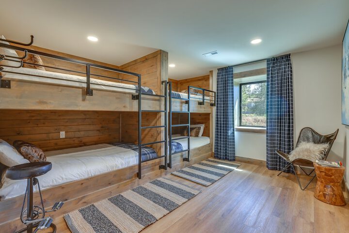 Updated Silverthorne Home w / Hot Tub & Mtn Views!