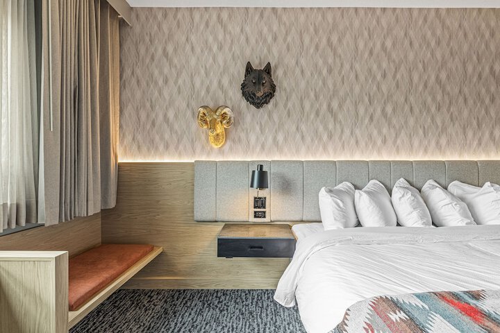 Room 64 of 74