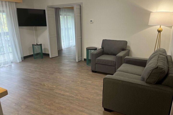 Room 26 of 92