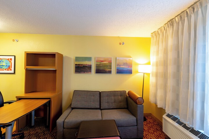 Candlewood Suites Bedford Fort Worth by IHG