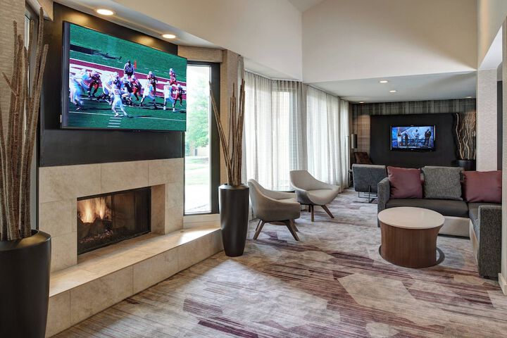 Hotel Interior 11 of 32