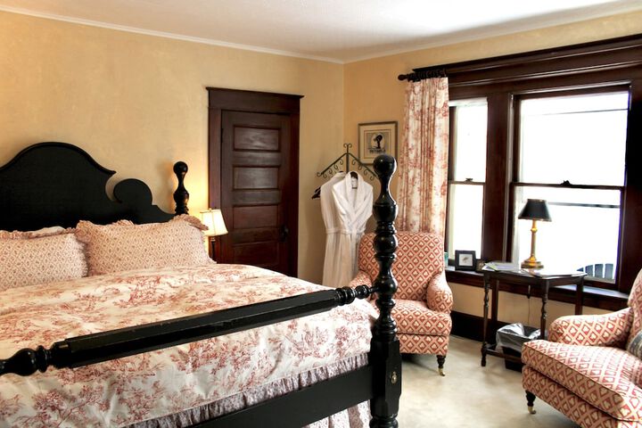 Room 16 of 46