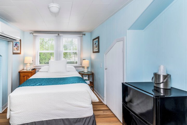 Island Guesthouse and Motel