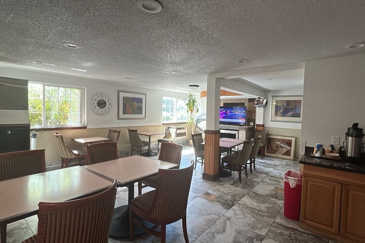 Tacoma Port Inn Fife I-5