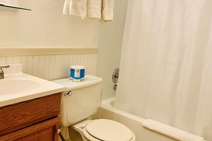 Room 14 of 32