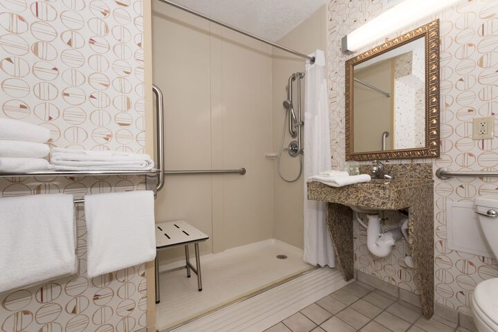 Room 10 of 27