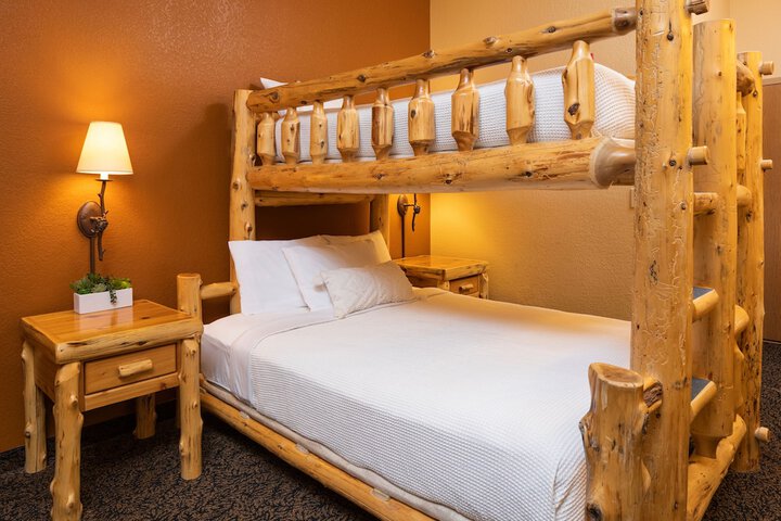 bantr Grand Hotel Wausau - Rothschild