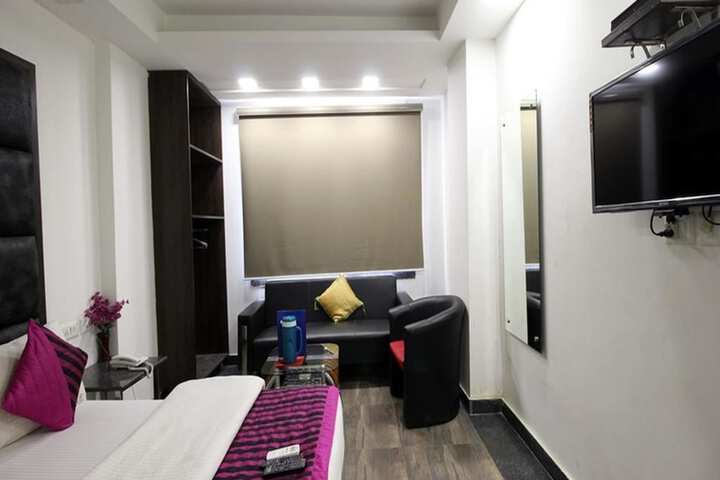 Room 17 of 22