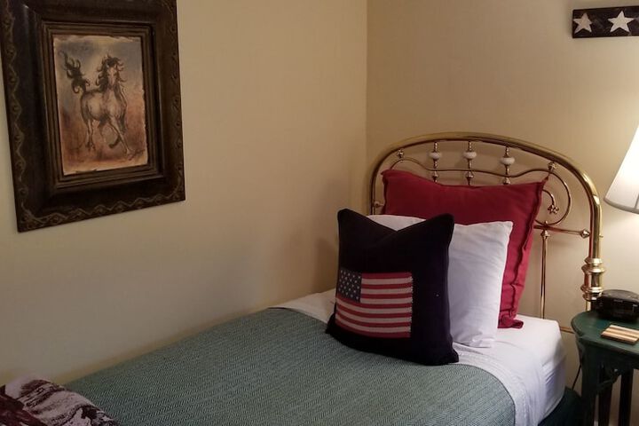 Room 93 of 138