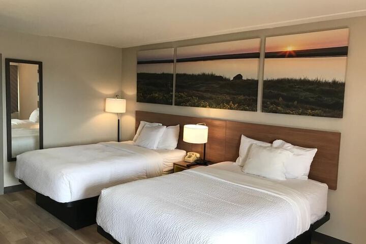 Room 4 of 12
