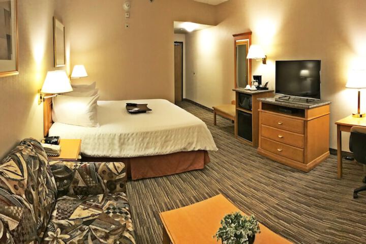 Room 11 of 40