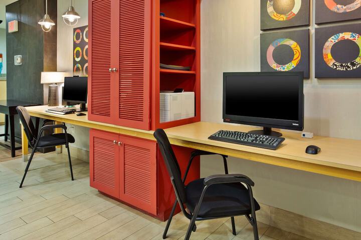 Business Center 33 of 33
