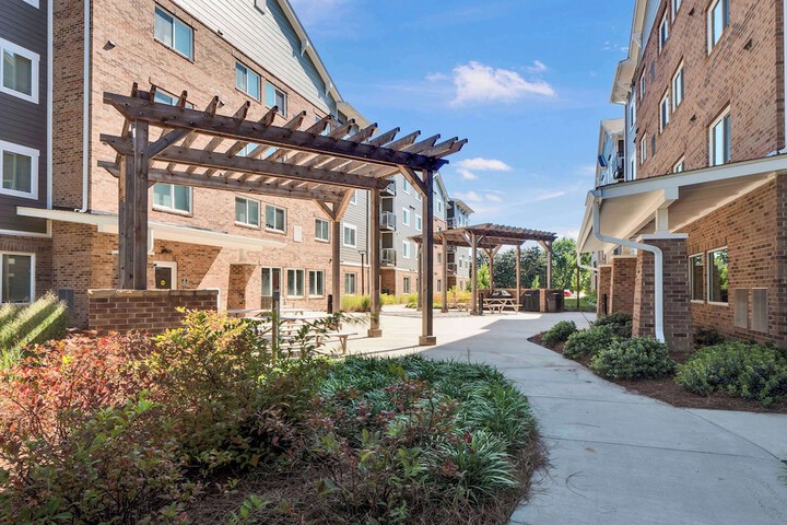Hotel Exterior 104 of 104