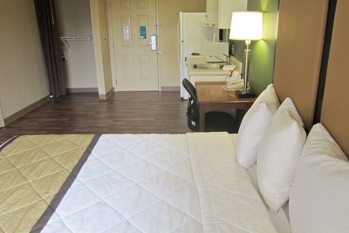 Room 15 of 28