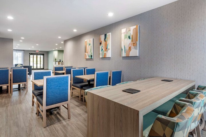 Breakfast/Coffee Service 26 of 28