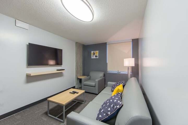 Room 22 of 80