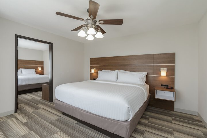 Holiday Inn Express Hotel & Suites South Bend by IHG