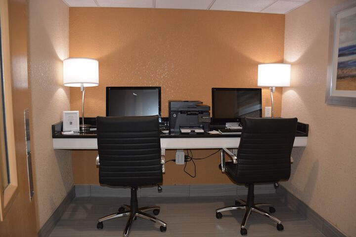 Business Center 36 of 39