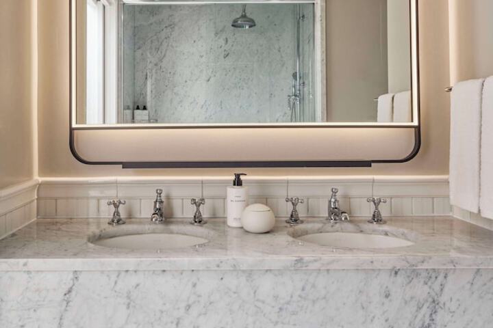 Cameo Beverly Hills LXR Hotels & Resorts