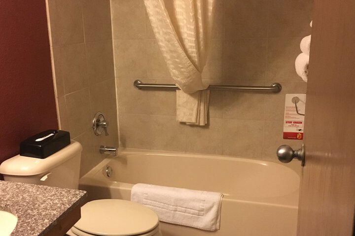 Room 26 of 46