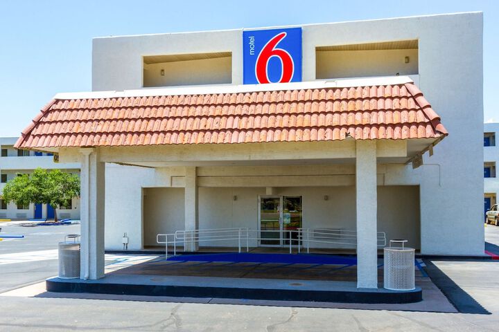 Hotel 4 of 25