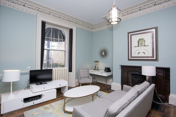 Room 8 of 28