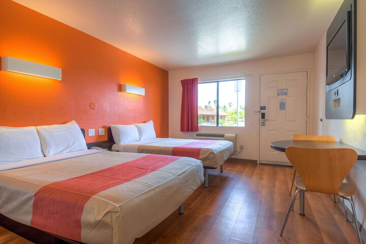Room 25 of 36