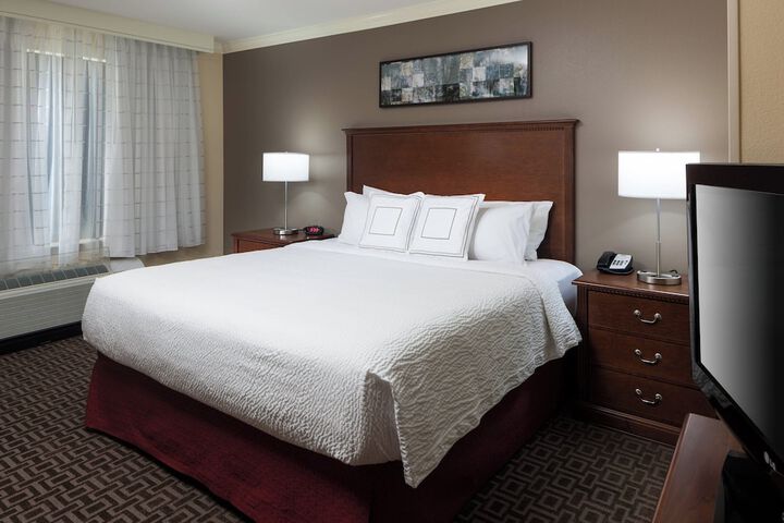 Room 10 of 26