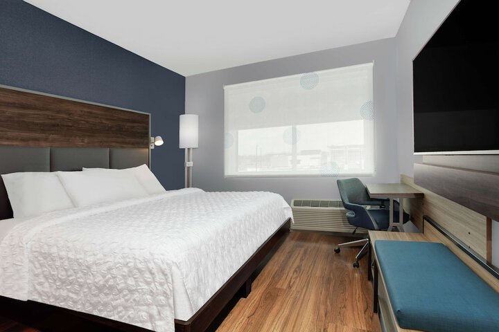 Room 12 of 24