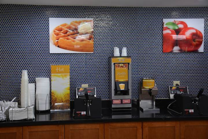 Breakfast/Coffee Service 30 of 39