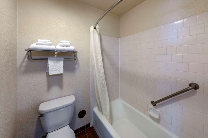 Room 10 of 34