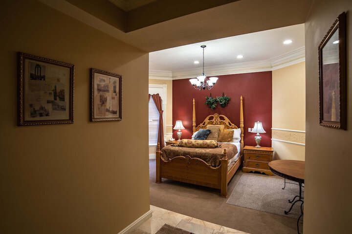 Room 70 of 216
