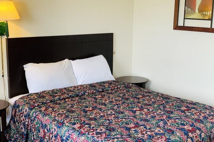 Room 17 of 18