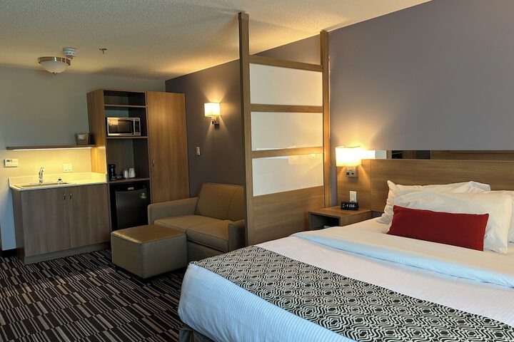Room 10 of 25
