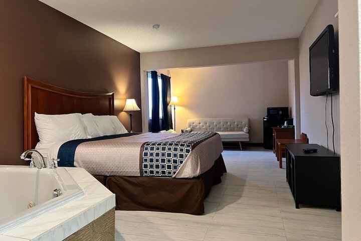 Royal Inn Suites